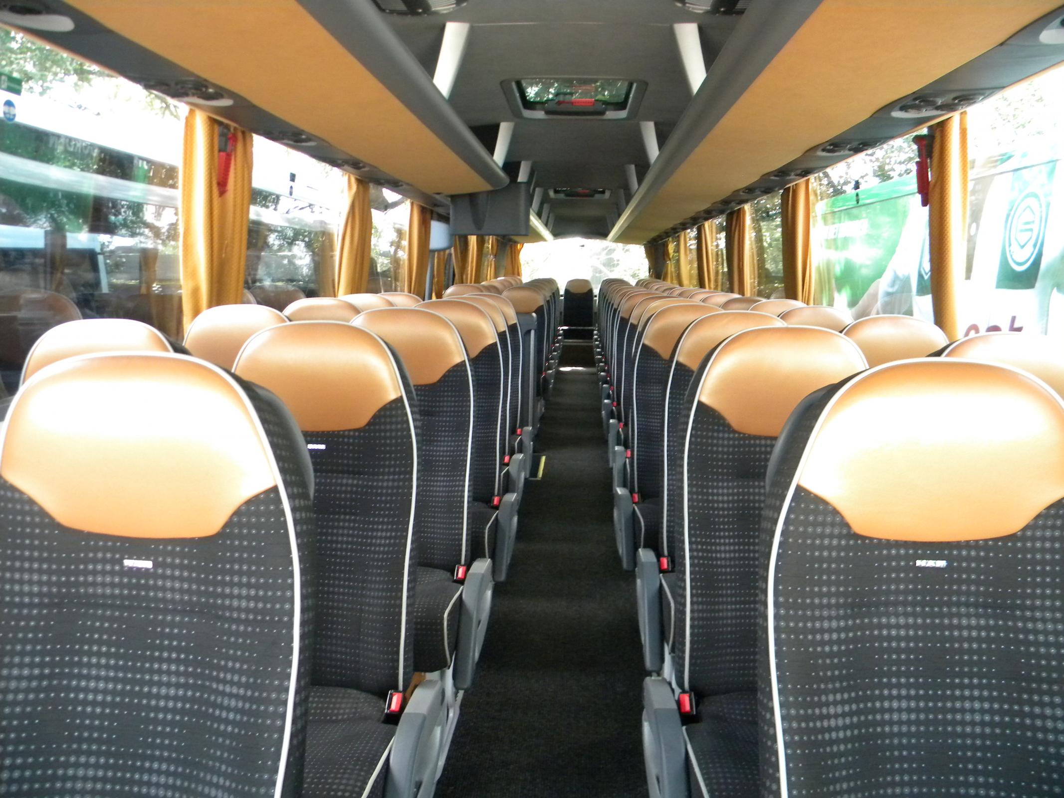 VIP touringcar huren